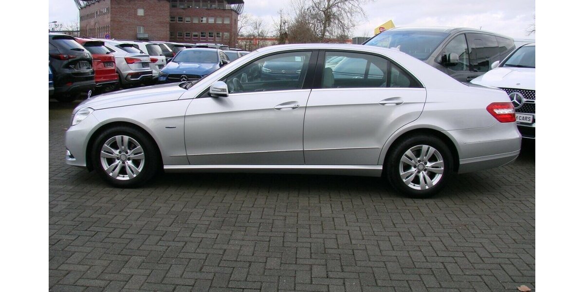 Mercedes-Benz E 220 CDI Avantgarde BlueEfficiency Multikontursit 141.322 km 13.980 &euro; Falkensee 14612