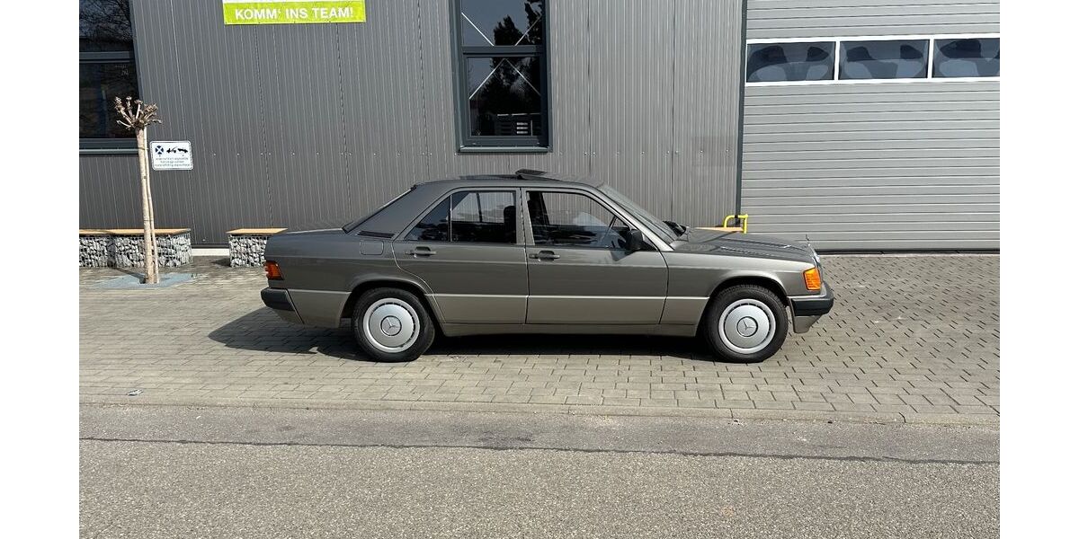 Mercedes-Benz 190 125.000 km 10.400 &euro; Urbach 73660