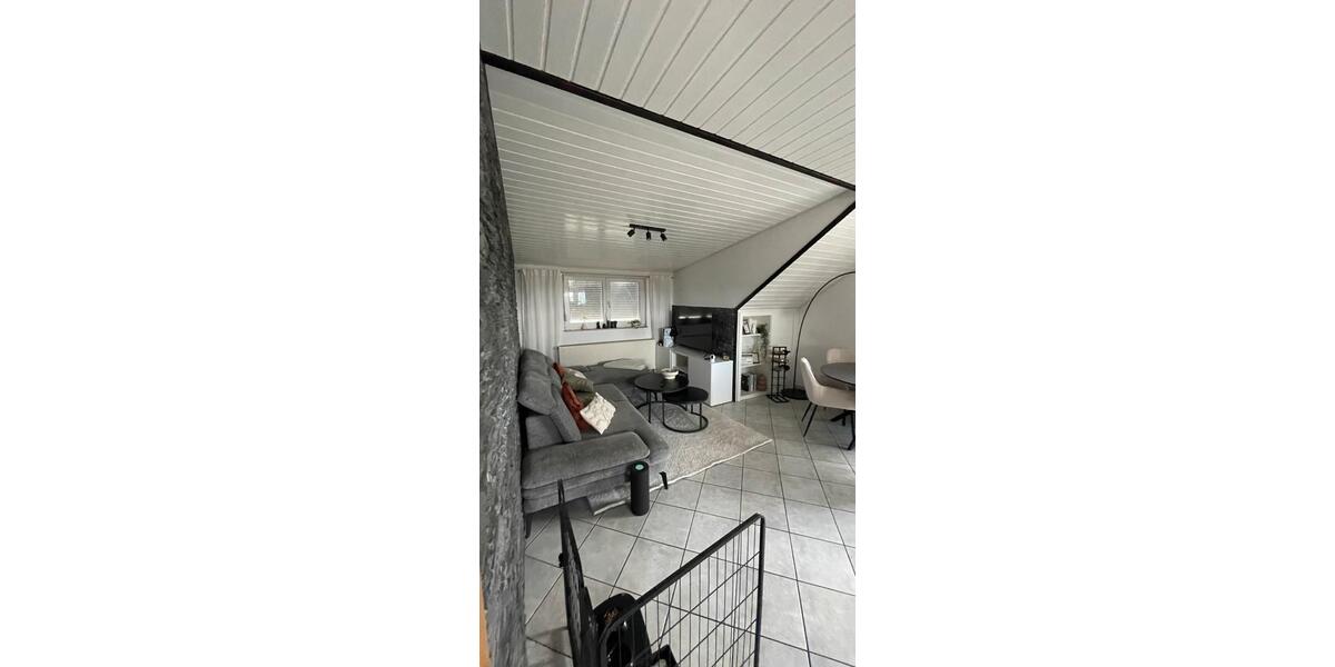 Dachgeschoßwohnung Giengen an der Brenz - 3 Zimmer, 80 m&sup2;, 950&euro; | Angebot:26286481