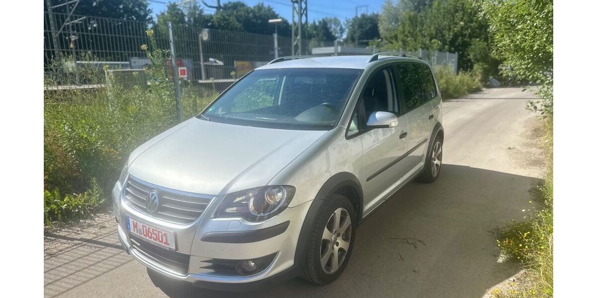 VW Touran 258.920 km 3.900 &euro; München 81929