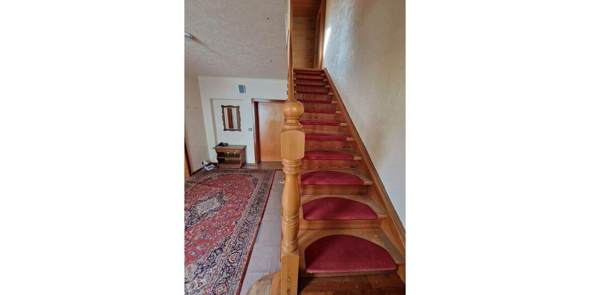 Einfamilienhaus Tholey - 8 Zimmer, 150 m&sup2;, 200.000&euro; | Angebot:25600966