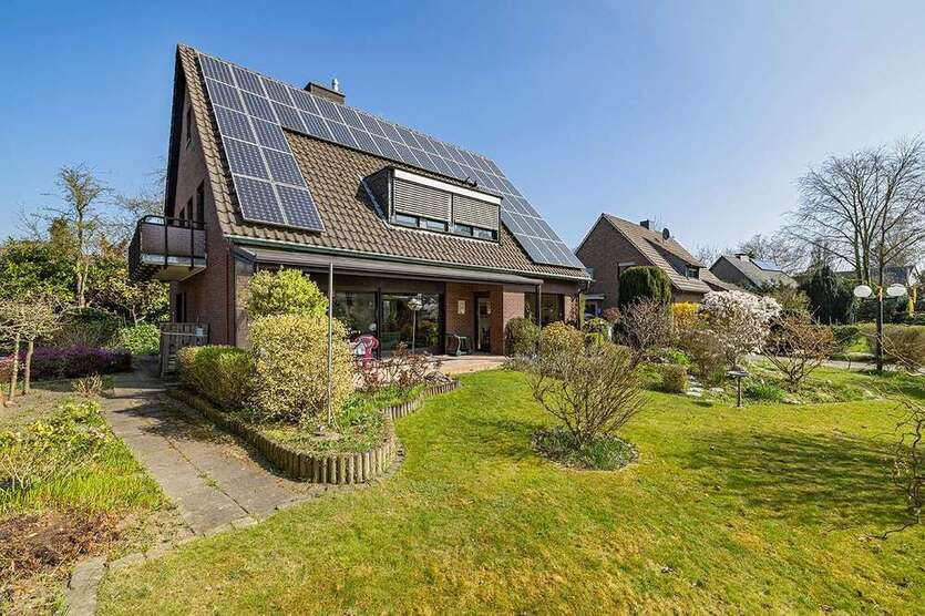 Haus zum Kaufen in Krefeld Bockum 850.000 € 201.6 m²