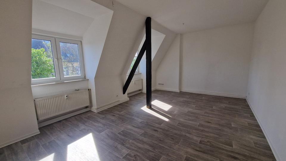 Dachgeschoßwohnung Dessau-Roßlau Brambach - 2 Zimmer, 42 m&sup2;, 250&euro; | Angebot:26368735