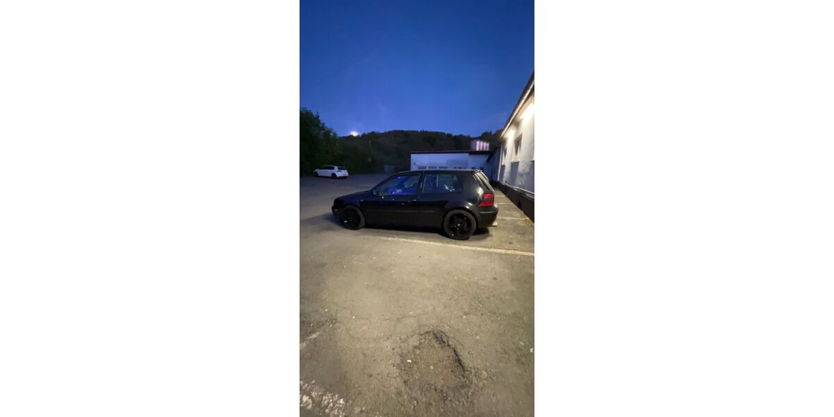 VW Golf 105.500 km 3.200 &euro; Gummersbach 51645
