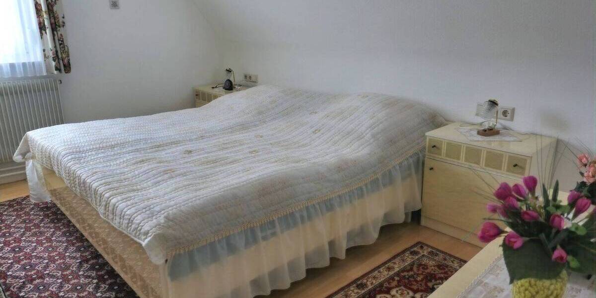 Doppelhaushälfte Trossingen - 9 Zimmer, 140 m&sup2;, 319.000&euro; | Angebot:26358877