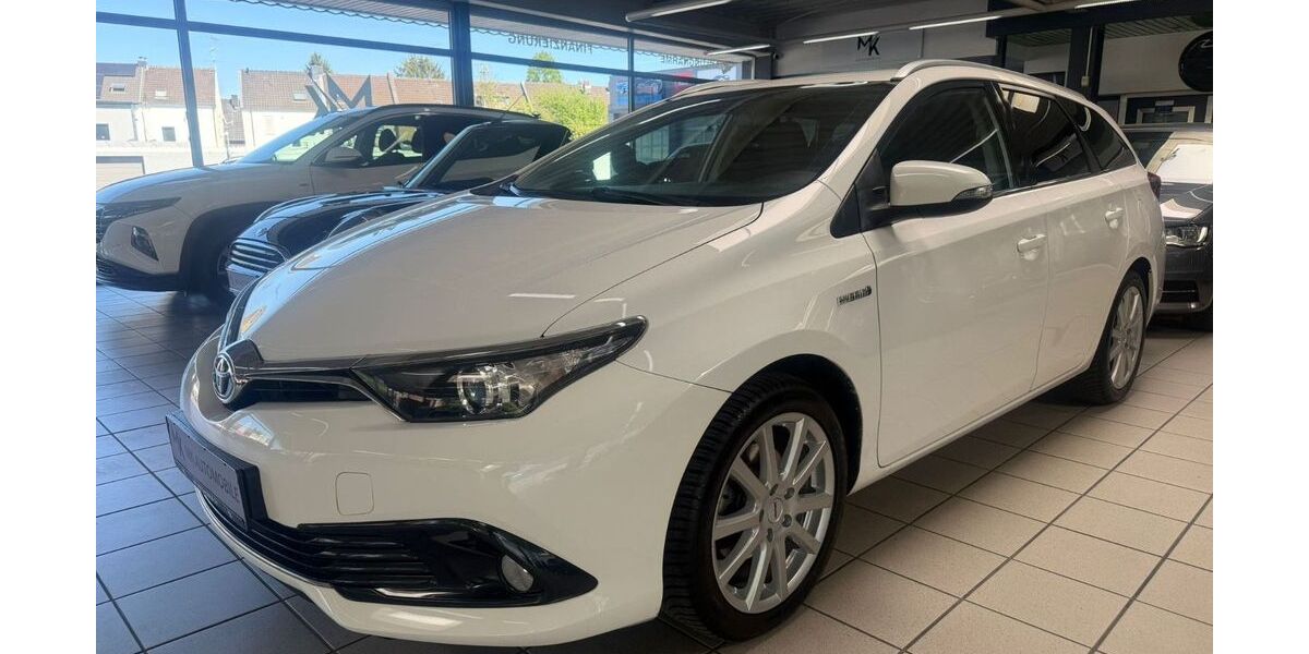 Toyota Auris 136.000 km 12.900 &euro; Grevenbroich 41515