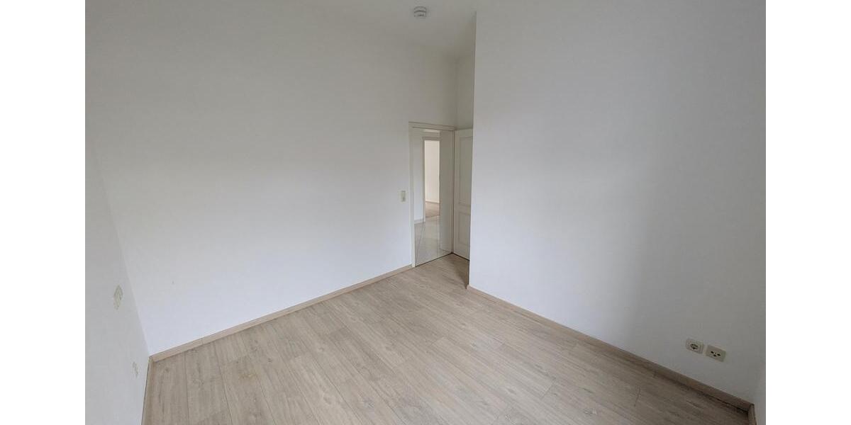 Erdgeschoßwohnung Zwickau - 3 Zimmer, 65 m&sup2;, 400&euro; | Angebot:26008238