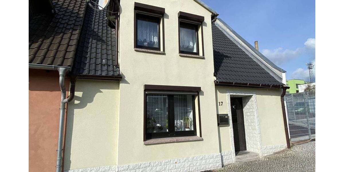 Reihenendhaus Bernburg - 3 Zimmer, 110 m&sup2;, 120.000&euro; | Angebot:26105448