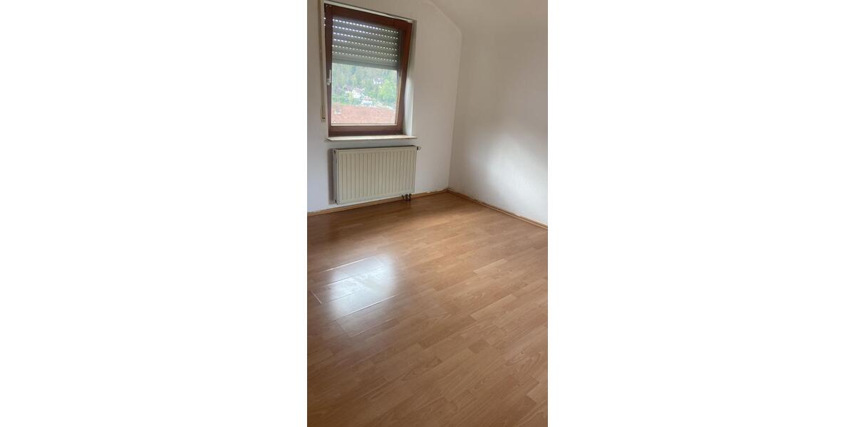 Etagenwohnung Schramberg - 4 Zimmer, 105 m&sup2;, 1.200&euro; | Angebot:26256472