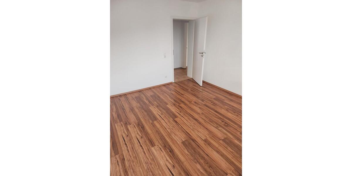 Etagenwohnung Wiesau Kornthan - 3 Zimmer, 71 m&sup2;, 440&euro; | Angebot:26391744