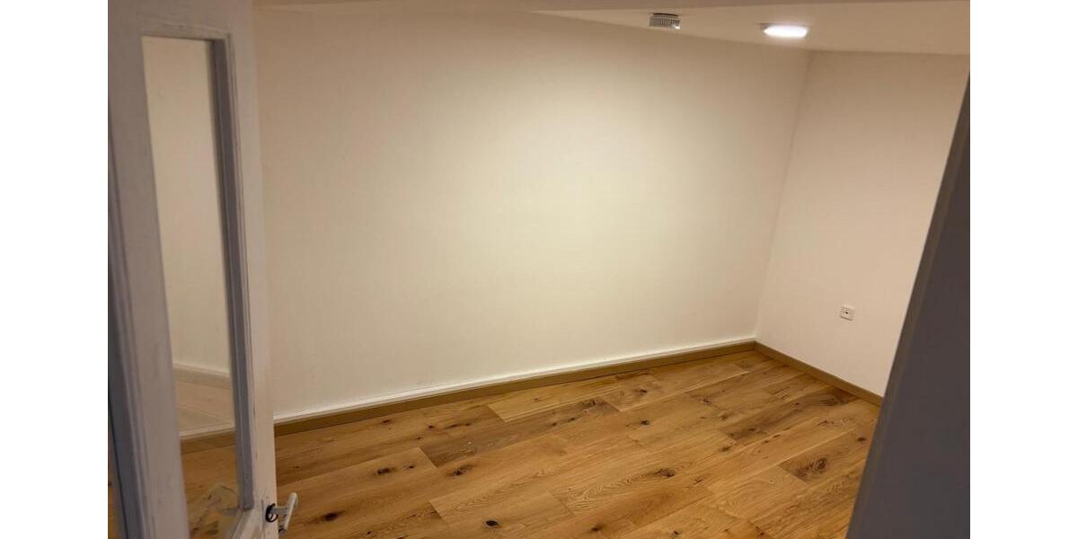 Etagenwohnung Bad Königshofen im Grabfeld - 6 Zimmer, 85 m&sup2;, 650&euro; | Angebot:24599995