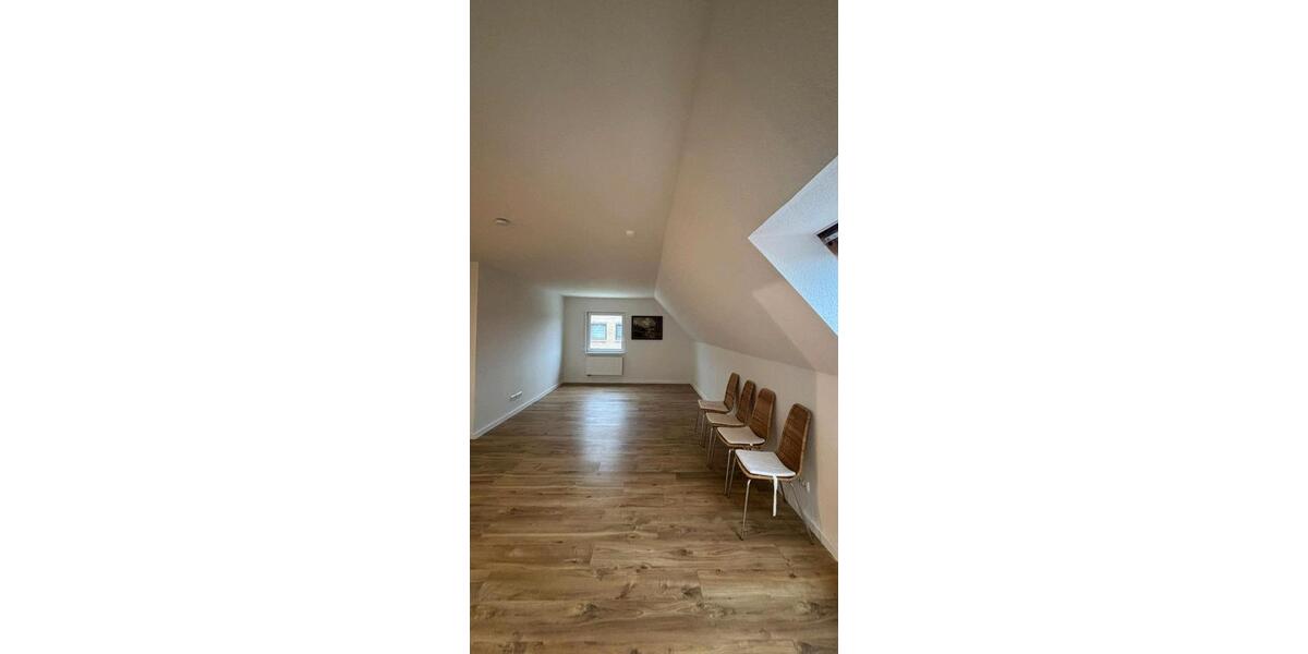 Dachgeschoßwohnung Neumünster Böcklersiedlung - 2 Zimmer, 75 m&sup2;, 725&euro; | Angebot:25378505