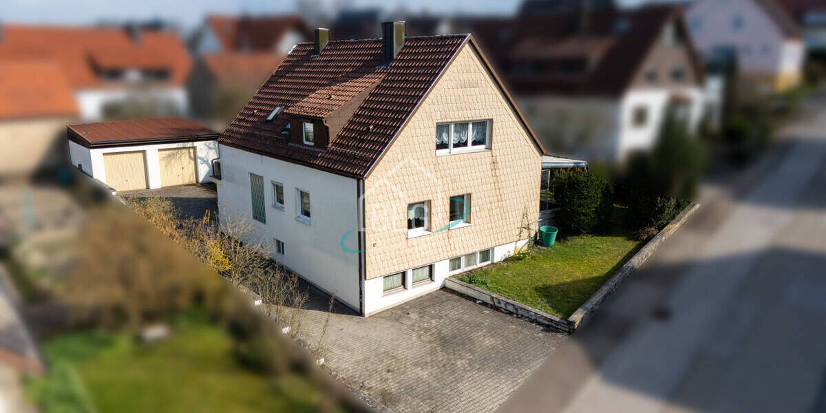 Mehrfamilienhaus, Wohnhaus Crailsheim Roßfeld - 8 Zimmer, 131 m&sup2;, 349.000&euro; | Angebot:26242334