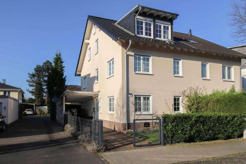 Haus zum Kaufen in Bonn 950.000 € 157.27 m²
