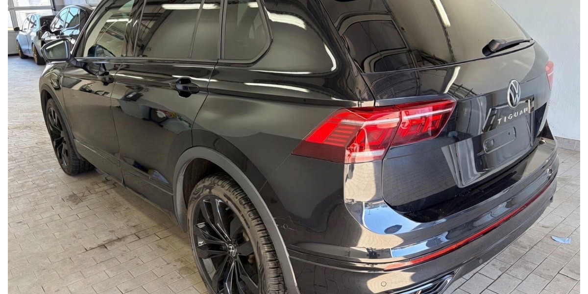 VW Tiguan R-Line eHybrid Leder Schiebed. AHK Matrix 59.800 km 32.900 &euro; Berlin 10247