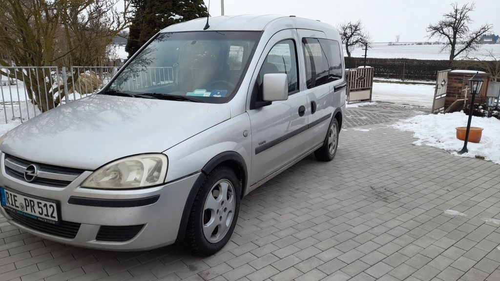 Opel Combo 189.000 km 2.999 &euro; Riesa 01589