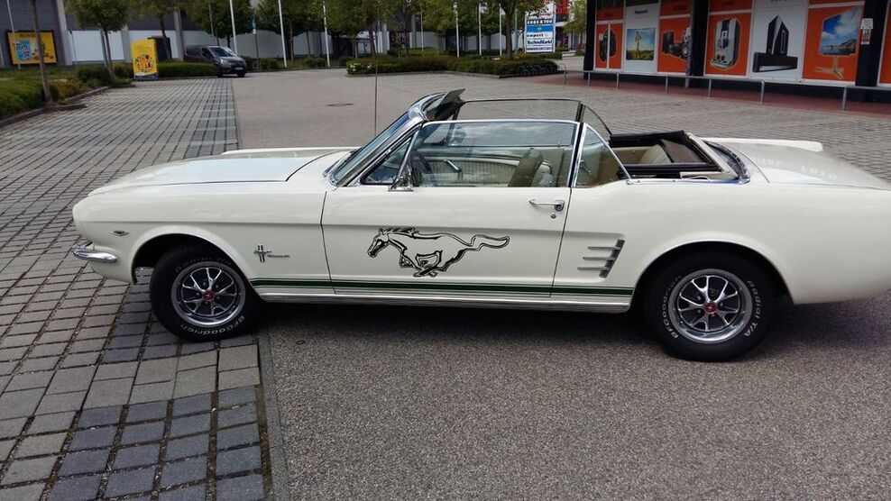 Ford Mustang 71.000 km 38.000 € Runding 93486
