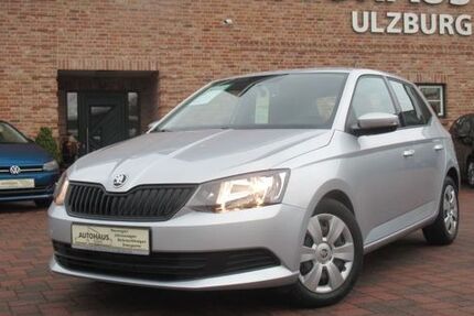 Skoda Fabia 4.511 km 9.900 € Henstedt Ulzburg(20 km nördlich von HH-direkt an der A7) 24558