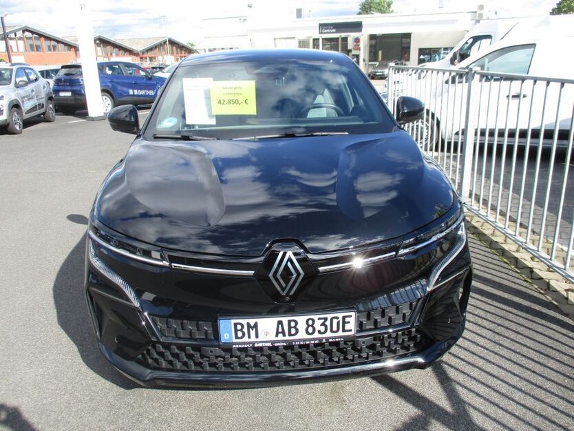 Renault Megane 13.000 km 39.890 € Brühl 50321