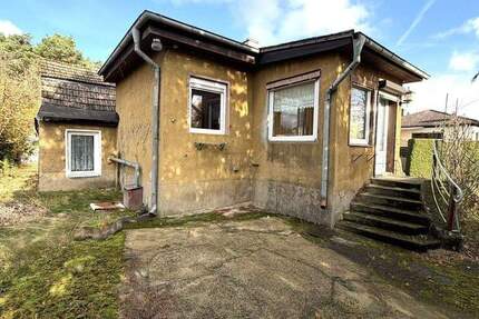 Einfamilienhaus zur vollständigen Sanierung in Bernau-Birkholzaue 3 zimmer