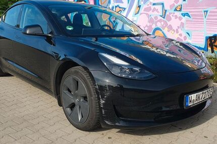Tesla Model 3 53.500 km 25.990 &euro; Leipzig 04179