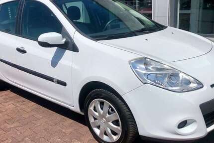 Renault Clio 157.565 km 1.999 &euro; Halle/Saale 06118