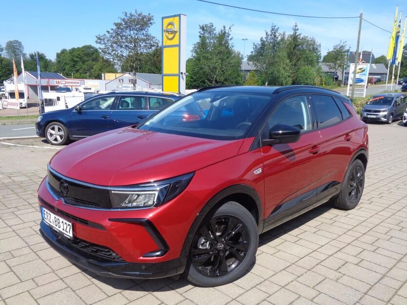 Opel Grandland (X) 2.710 km 26.490 € Zschorlau 08321