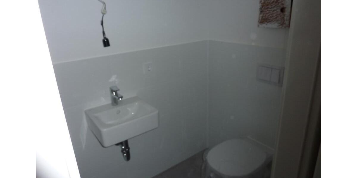 Dachgeschoßwohnung Unterhaching - 3 Zimmer, 74 m&sup2;, 1.380&euro; | Angebot:25416875