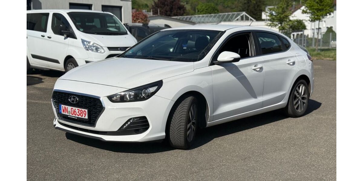 Hyundai i30 164.000 km 8.800 &euro; Winterbach 73650