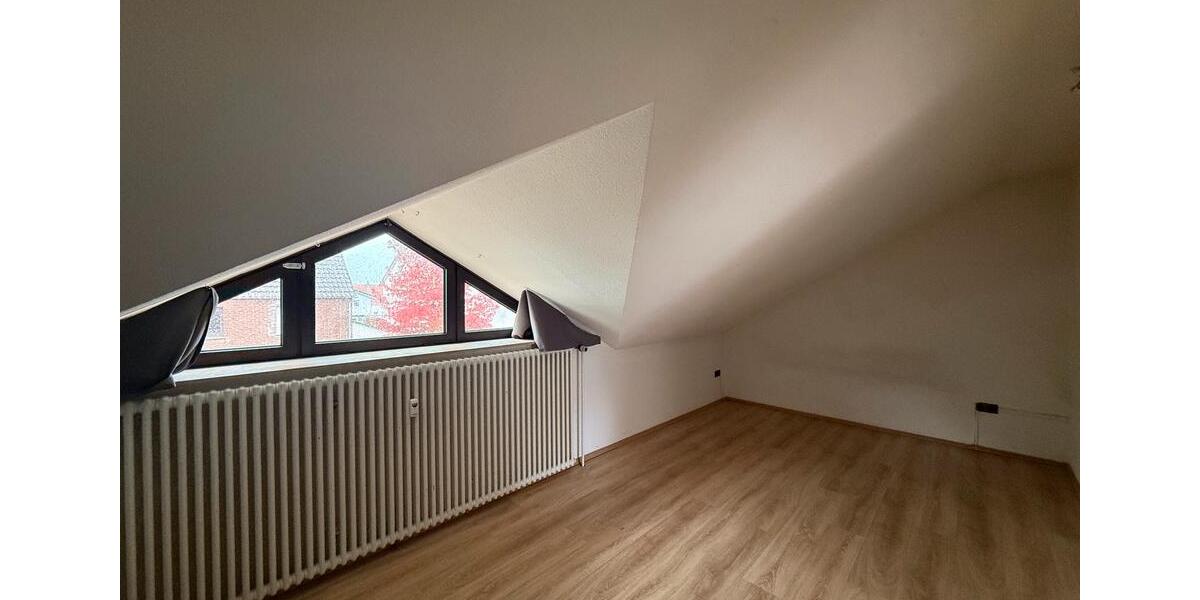 Dachgeschoßwohnung Ense - 2 Zimmer, 64 m&sup2;, 690&euro; | Angebot:24622346