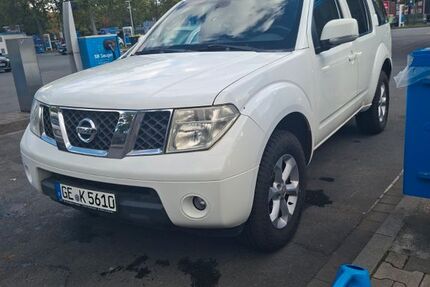 Nissan Pathfinder 337.000 km 5.850 &euro; Gelsenkirchen 45888