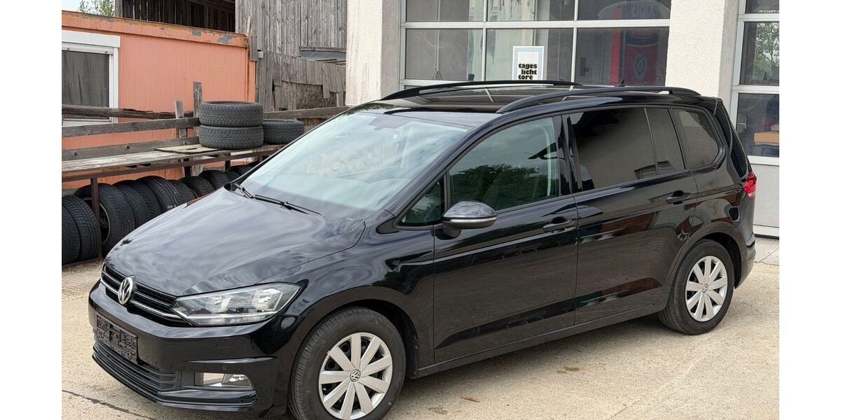 VW Touran 210.000 km 9.990 &euro; Ursensollen 92289