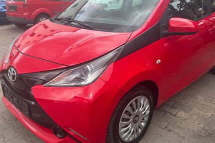 Toyota Aygo (X) 93.030 km 4.999 &euro; Berlin 12351