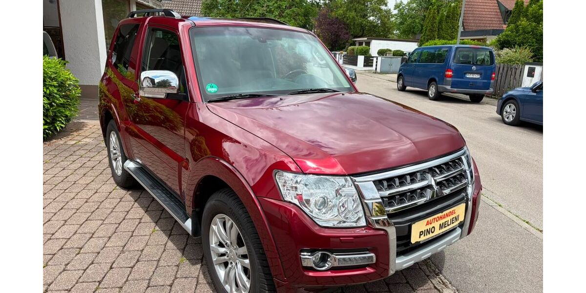 Mitsubishi Pajero 179.722 km 22.999 &euro; München 81739