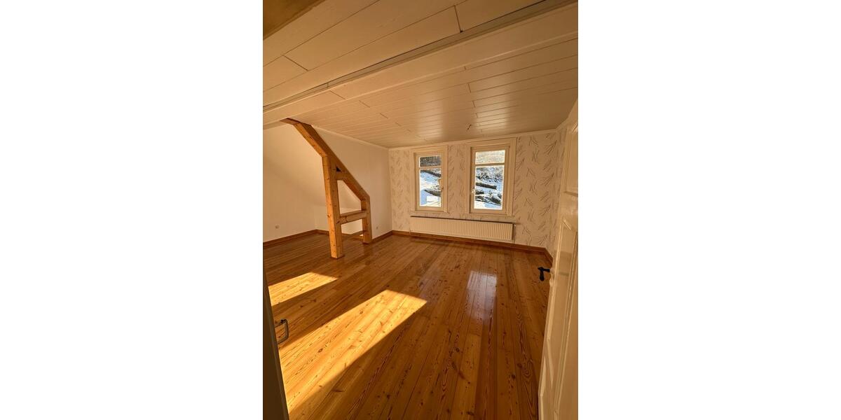 Dachgeschoßwohnung Hildesheim - 3 Zimmer, 71 m&sup2;, 570&euro; | Angebot:25060506