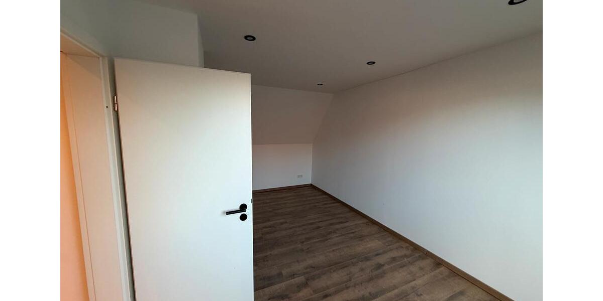 Schönes Haus frisch saniert - Erstbezug 4 zimmer