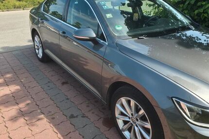 VW Passat 213.000 km 11.000 € München 81241