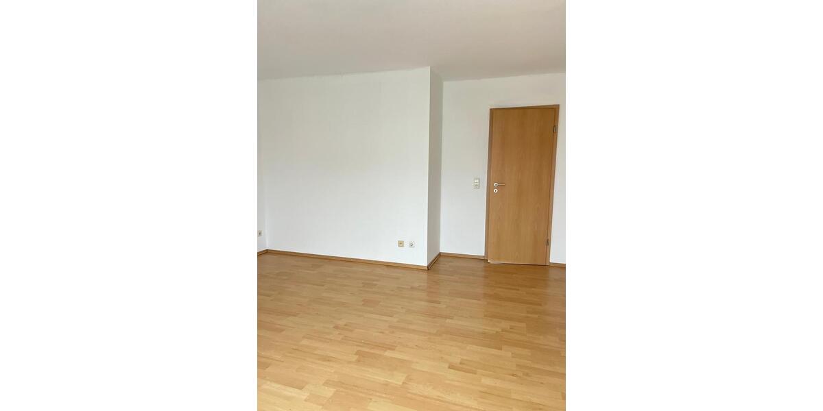 Dachgeschoßwohnung Altenburg - 2 Zimmer, 66 m&sup2;, 363&euro; | Angebot:25182330