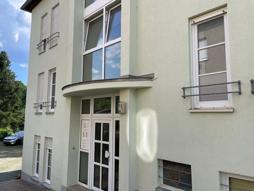 Single-Traum-Wohnung als Anlage mit Potential - Küche und Bad mit Fenster, Balkon sowie Stellplatz!