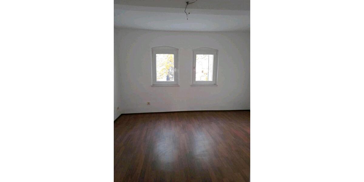 Reihenhaus Allstedt - 7 Zimmer, 140 m&sup2;, 67.000&euro; | Angebot:26521044