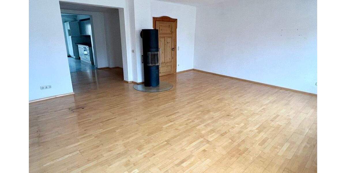 Reihenmittelhaus Neustadt an der Waldnaab Neustadt - 7 Zimmer, 238 m&sup2;, 269.000&euro; | Angebot:25779826