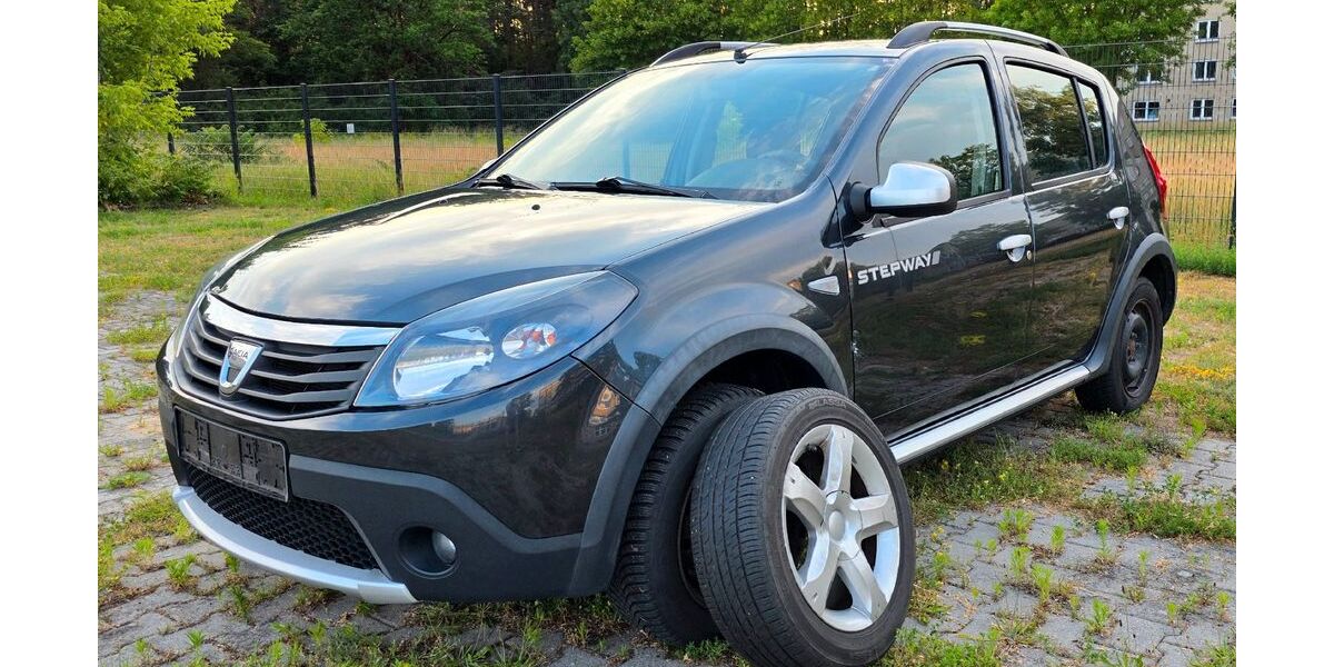 Dacia Sandero 258.000 km 2.650 &euro; Berlin 14057