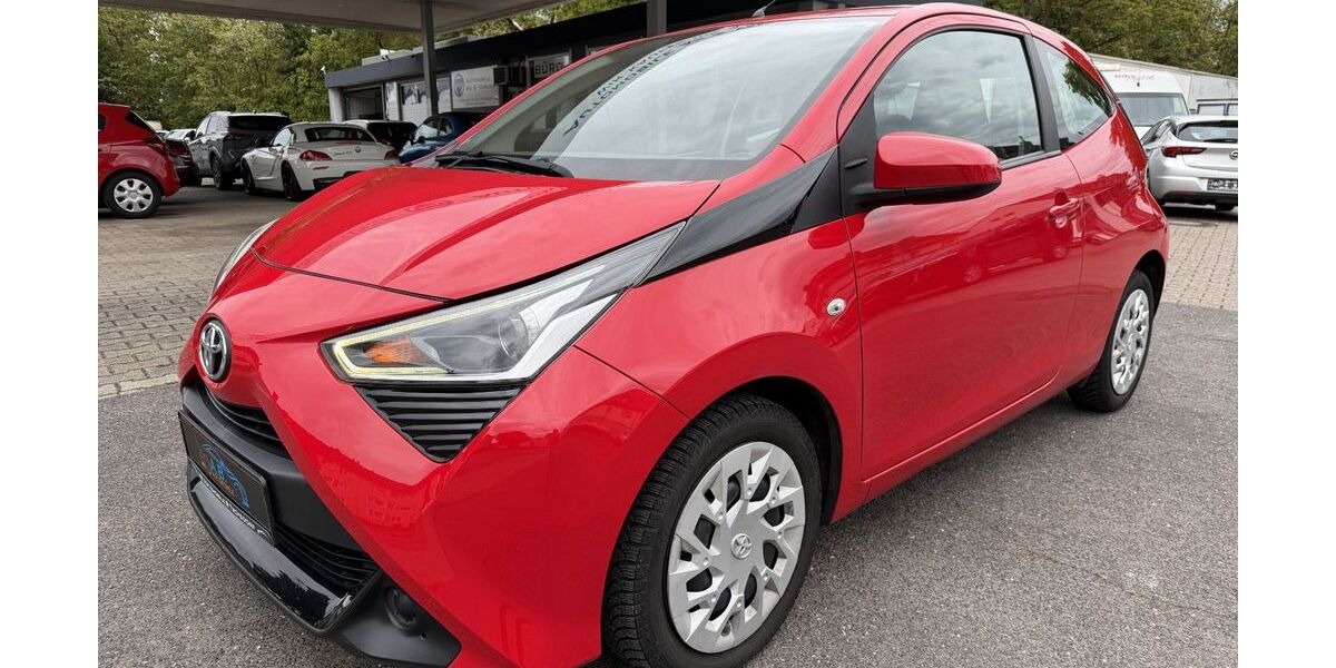 Toyota Aygo (X) 77.353 km 6.890 &euro; Troisdorf (bei Köln) 53842
