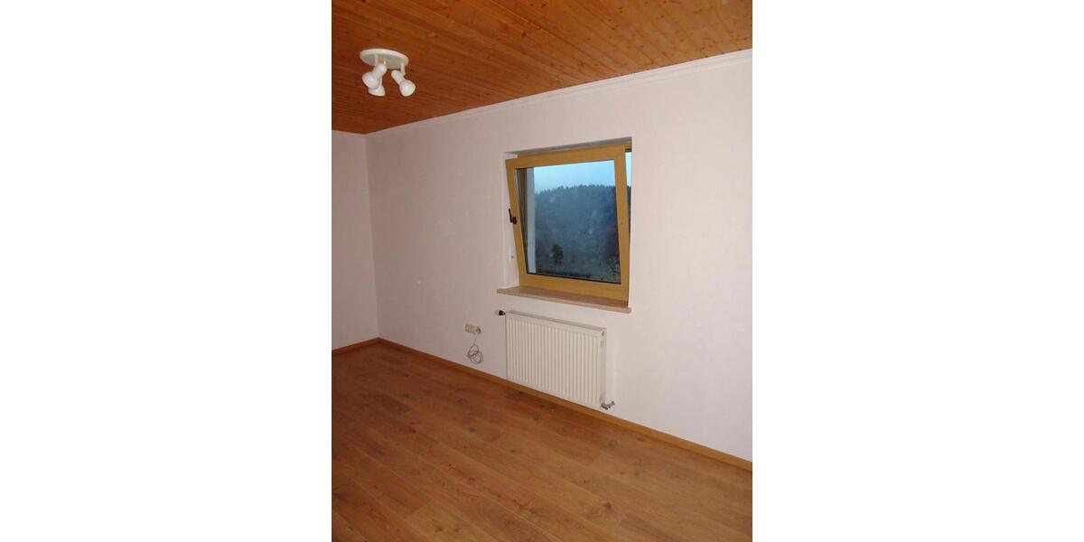 Etagenwohnung Schöfweg - 4 Zimmer, 130 m&sup2;, 900&euro; | Angebot:26063255