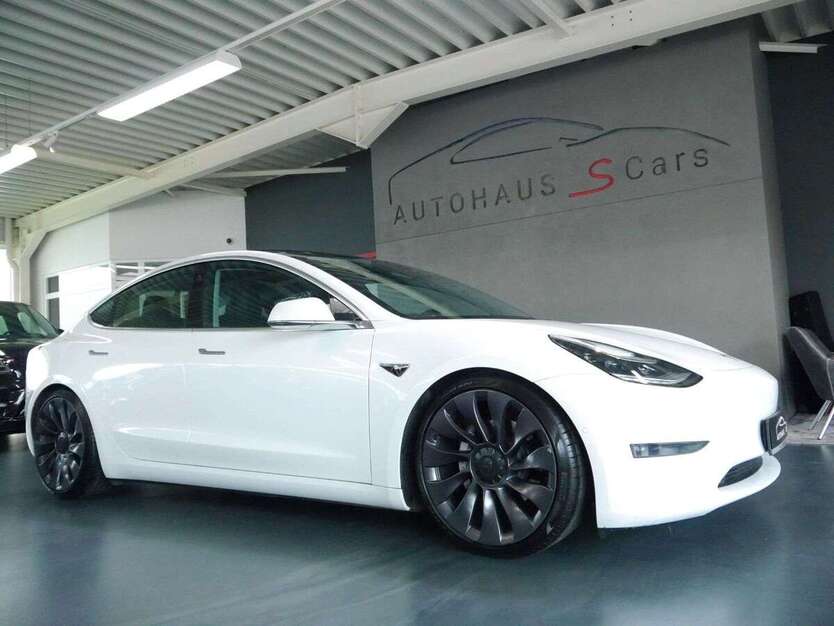 Tesla Model 3 83.000 km 24.950 € Bergheim 50126