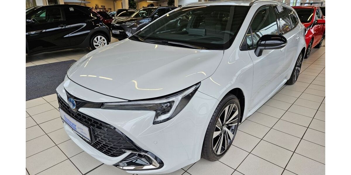Toyota Corolla 4.000 km 30.990 &euro; Paderborn 33104