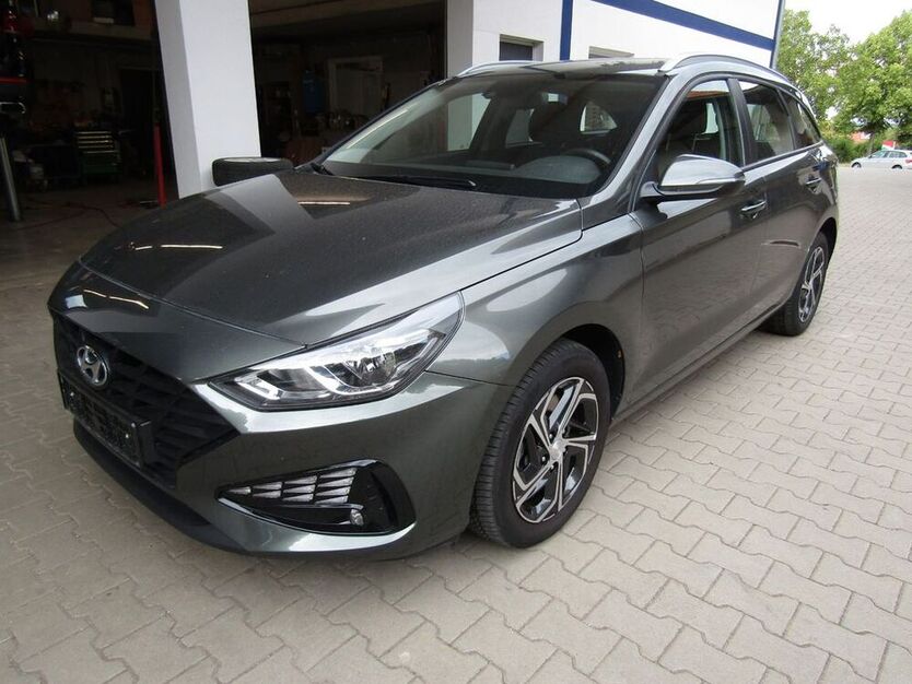 i30