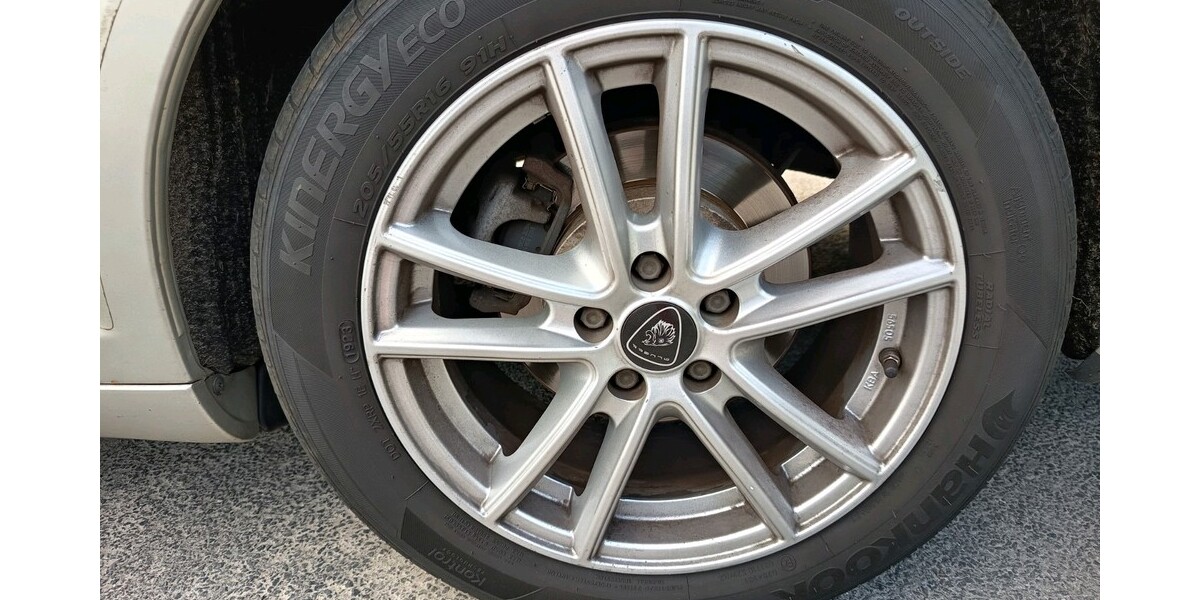 Toyota Avensis 215.000 km 7.000 € Dinslaken 46535