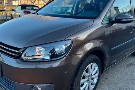 VW Touran 130.000 km 10.100 € Lehre 38165