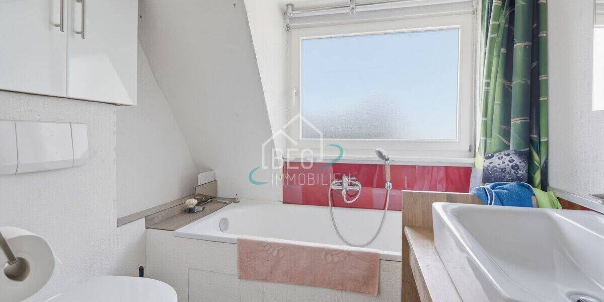 Mehrfamilienhaus, Wohnhaus Stuttgart / Sillenbuch Sillenbuch - 6 Zimmer, 161 m&sup2;, 689.000&euro; | Angebot:26833944